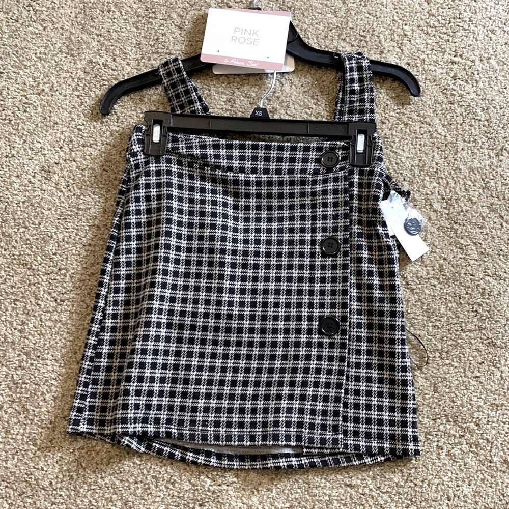 Set of skirt and crop top. Black and white plaid
